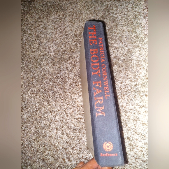 Book - The Body Farm by Patricia Cornwell - Picture 1 of 3
